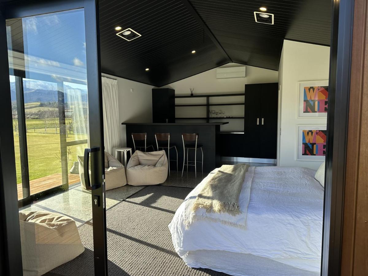 Guest House With A Stunning View Frankton Exterior photo