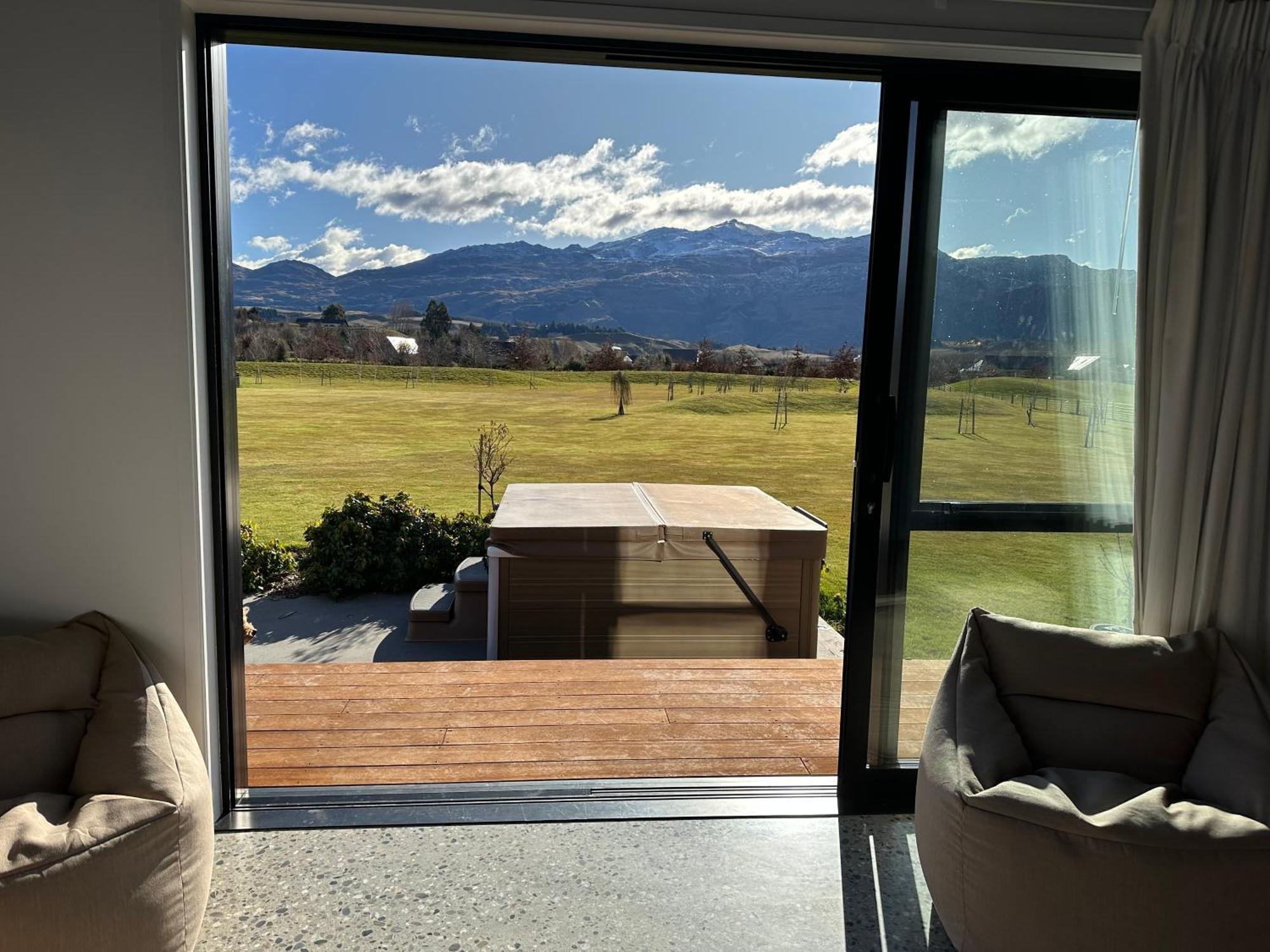 Guest House With A Stunning View Frankton Exterior photo